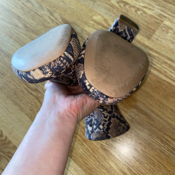 ✨2/$15 H&M 7.5 Snake Print pull-on booties Brown - Picture 11 of 13